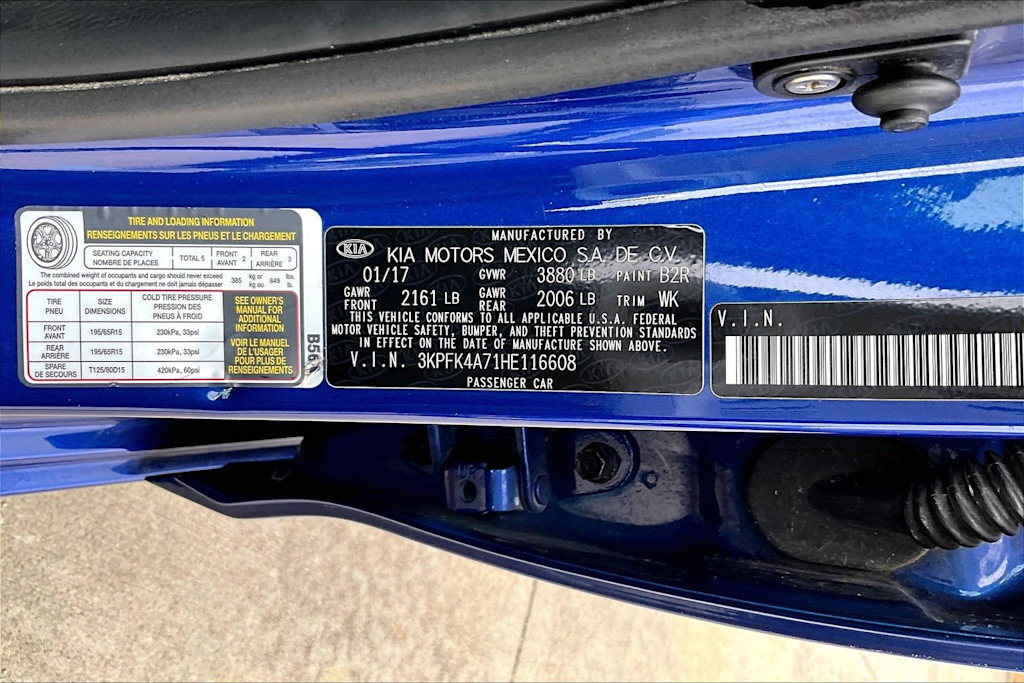 Thumbnail: 2017 Kia Forte - 18