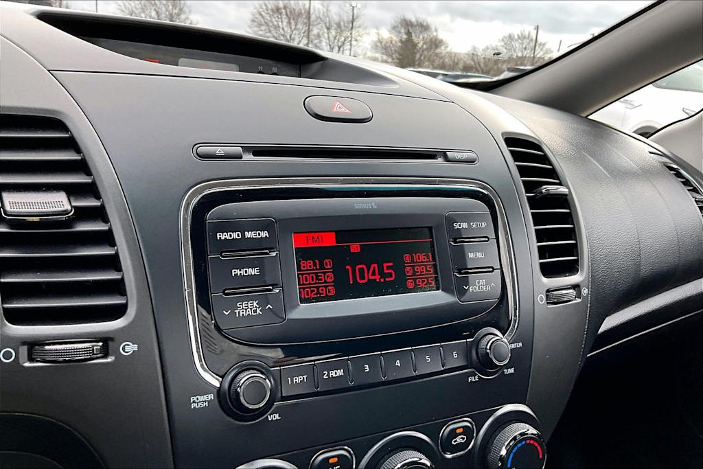 Thumbnail: 2017 Kia Forte - 23