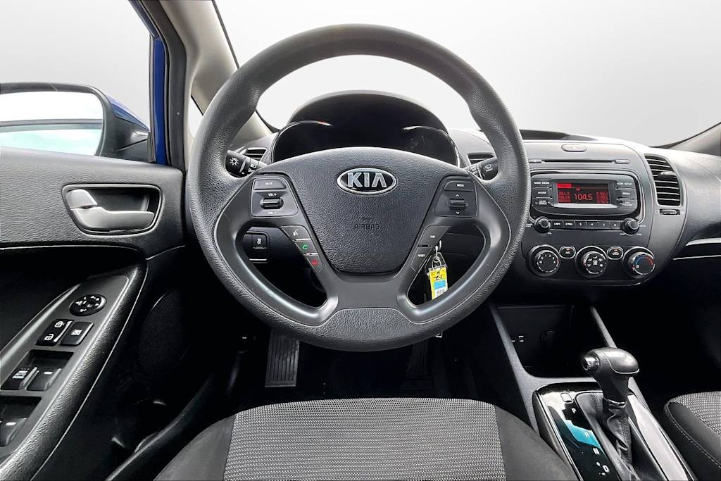 Thumbnail: 2017 Kia Forte - 2
