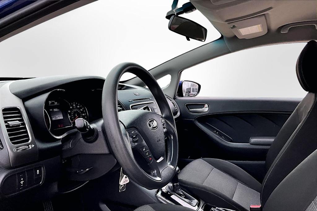 Thumbnail: 2017 Kia Forte - 8