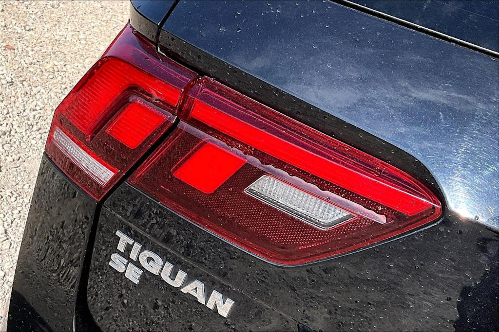 Thumbnail: 2021 Volkswagen Tiguan - 28