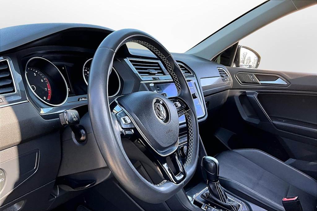 Thumbnail: 2021 Volkswagen Tiguan - 8