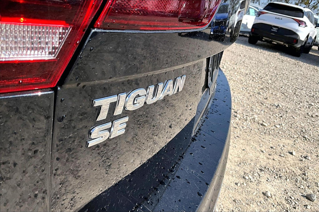Thumbnail: 2021 Volkswagen Tiguan - 6