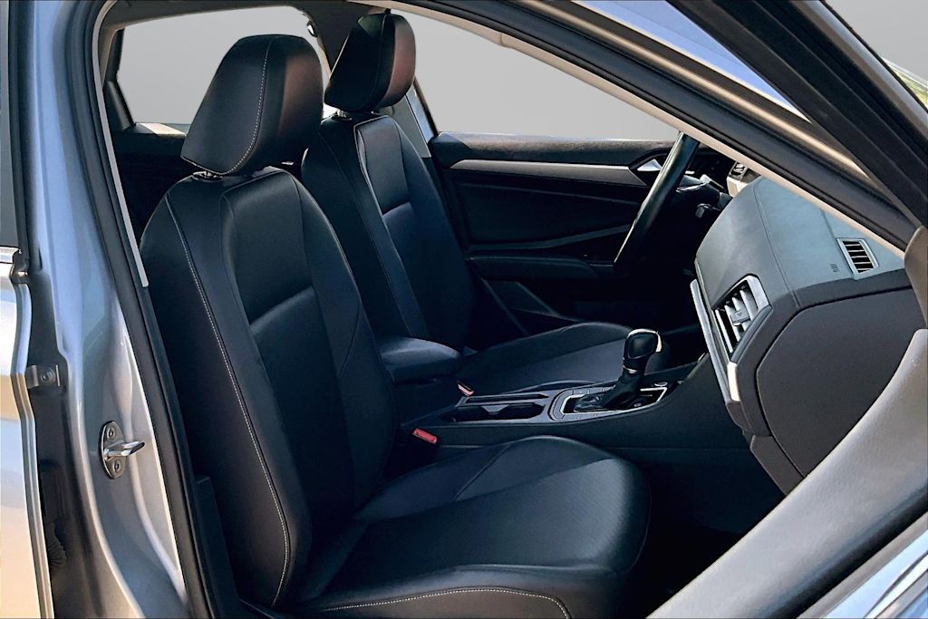 Thumbnail: 2019 Volkswagen Jetta - 9