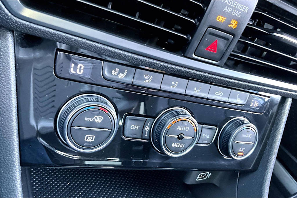 Thumbnail: 2019 Volkswagen Jetta - 25