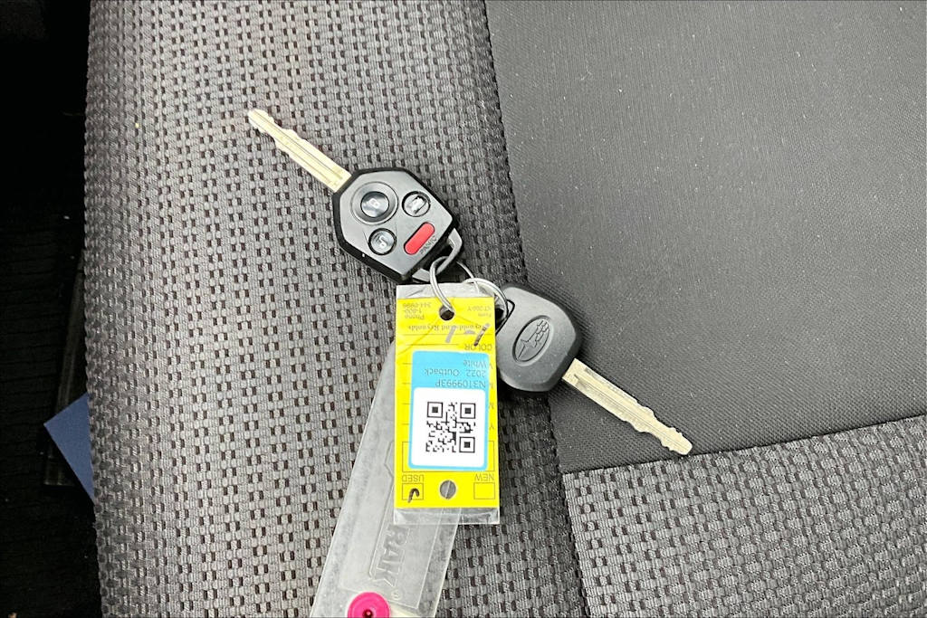 Thumbnail: 2022 Subaru Outback - 16