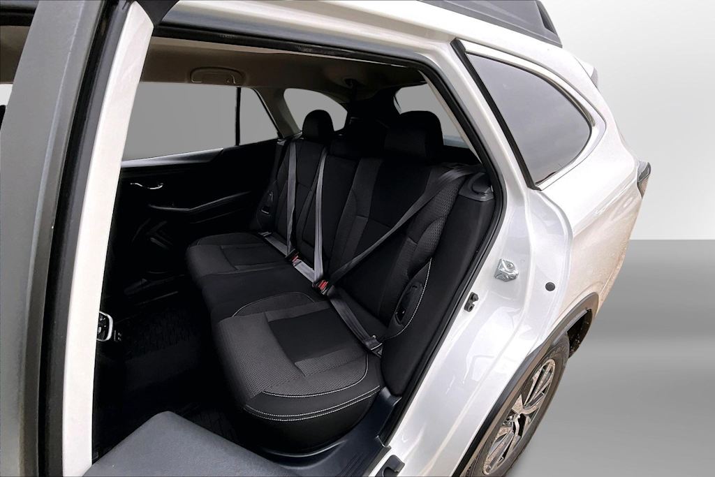 Thumbnail: 2022 Subaru Outback - 10
