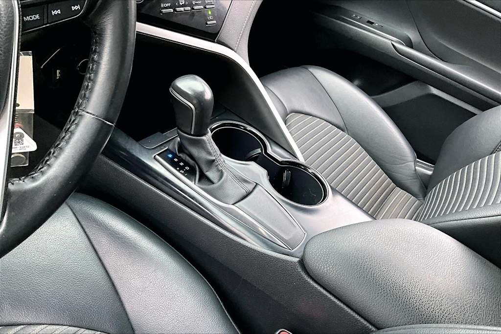 Thumbnail: 2020 Toyota Camry - 14