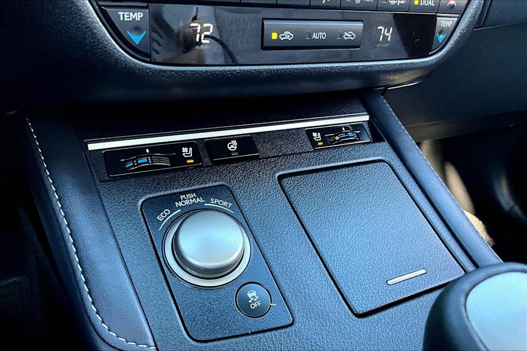 Thumbnail: 2017 Lexus ES - 27