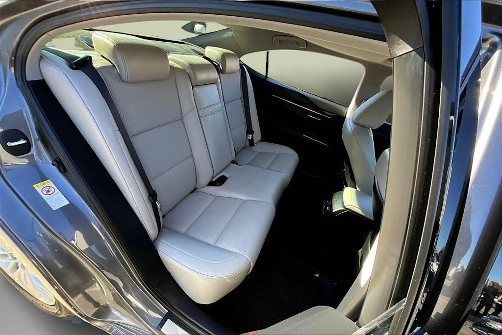 Thumbnail: 2017 Lexus ES - 30