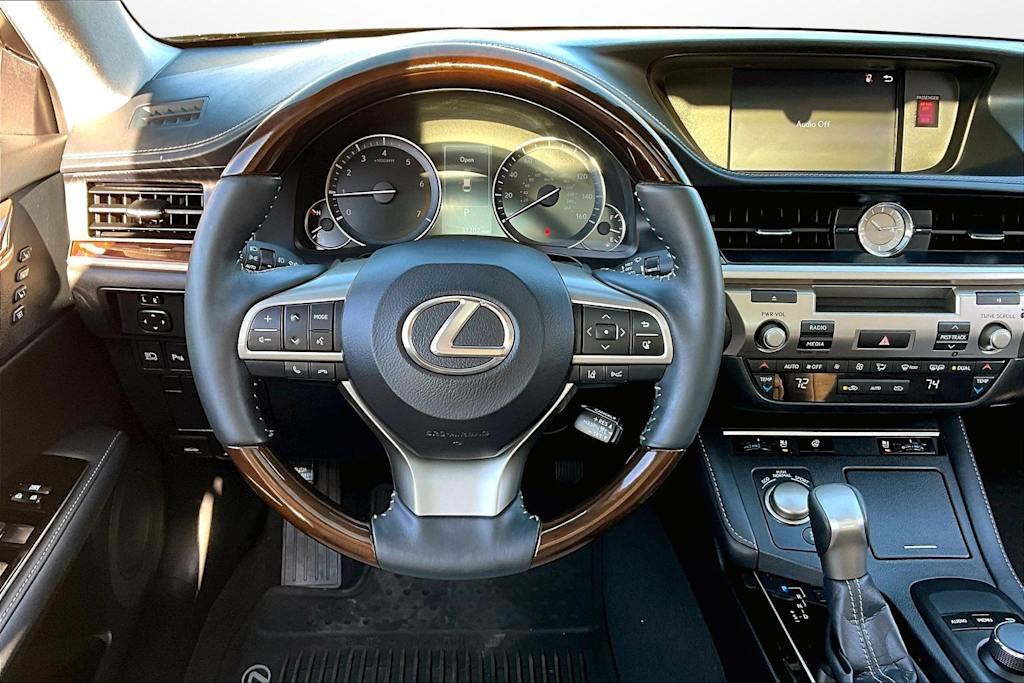 Thumbnail: 2017 Lexus ES - 2