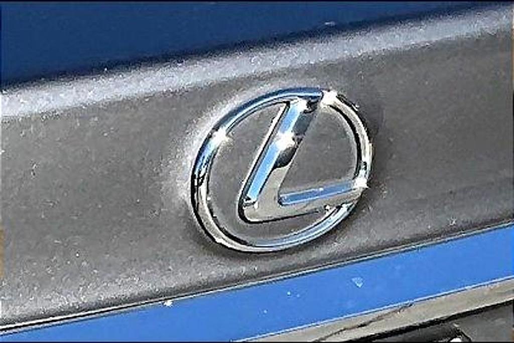 Thumbnail: 2017 Lexus ES - 33