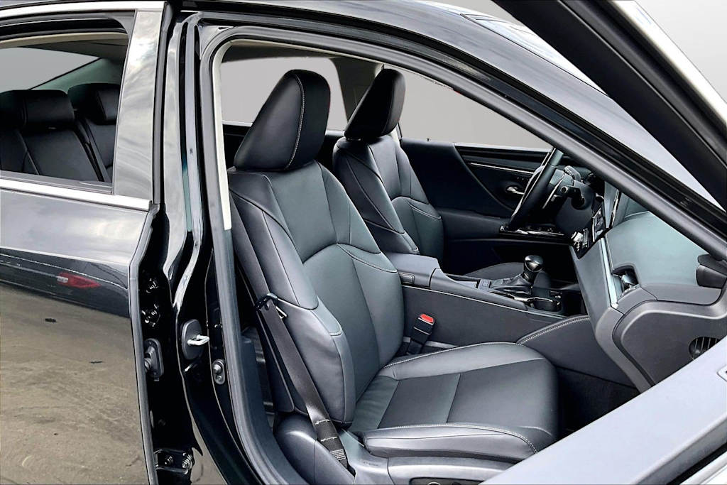 Thumbnail: 2024 Lexus ES - 9