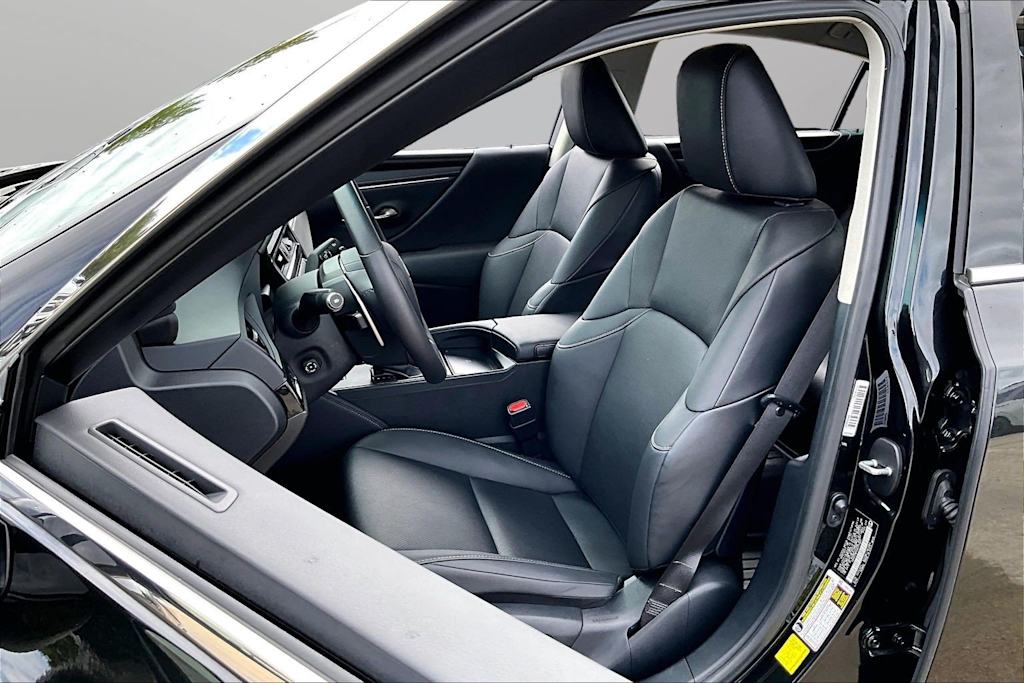 Thumbnail: 2024 Lexus ES - 26