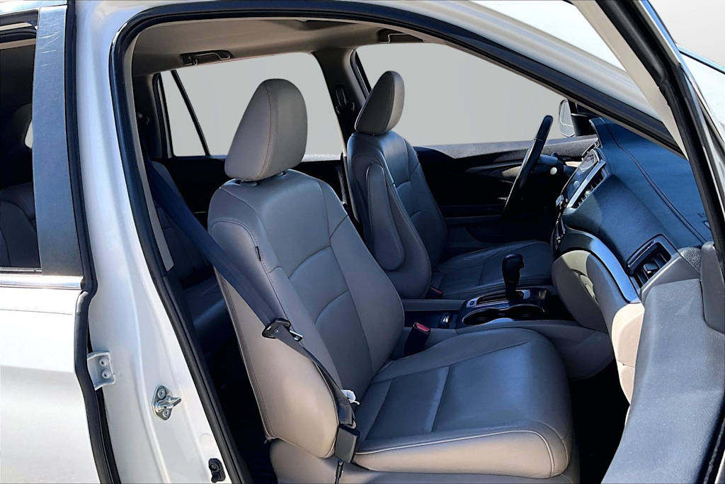 Thumbnail: 2016 Honda Pilot - 8