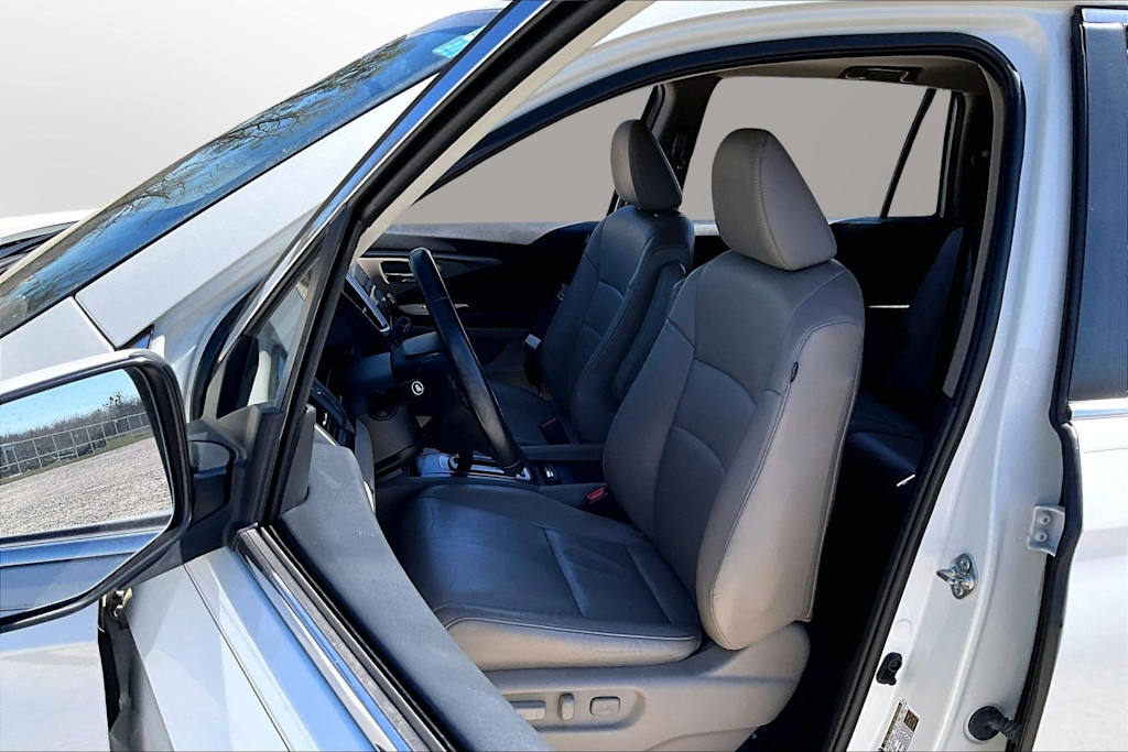 Thumbnail: 2016 Honda Pilot - 9