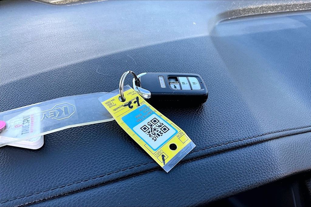 Thumbnail: 2016 Honda Pilot - 15