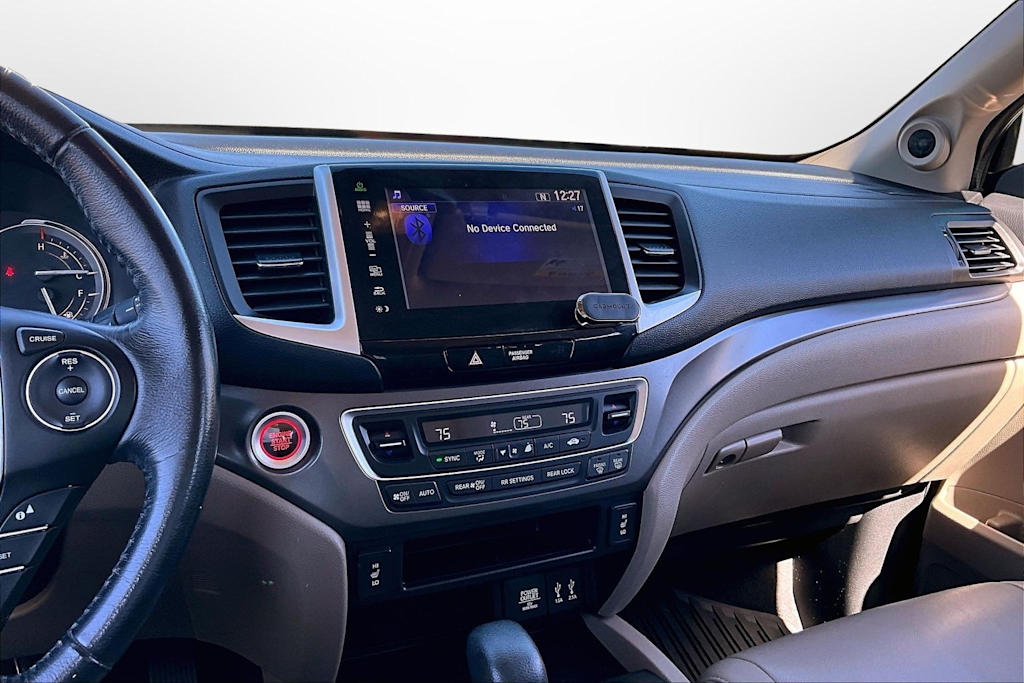 Thumbnail: 2016 Honda Pilot - 12