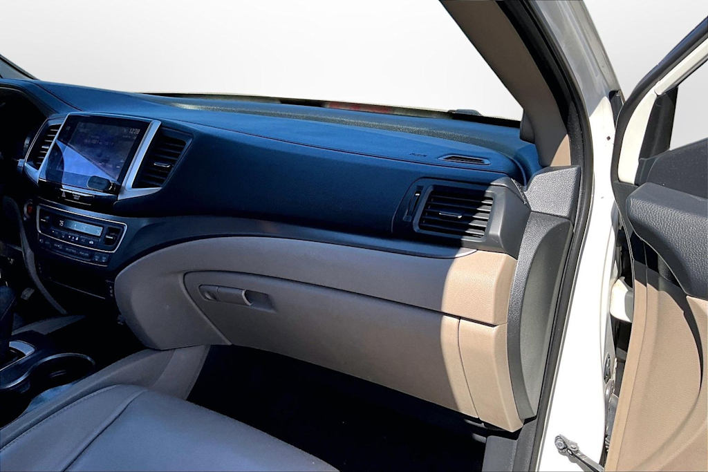 Thumbnail: 2016 Honda Pilot - 19