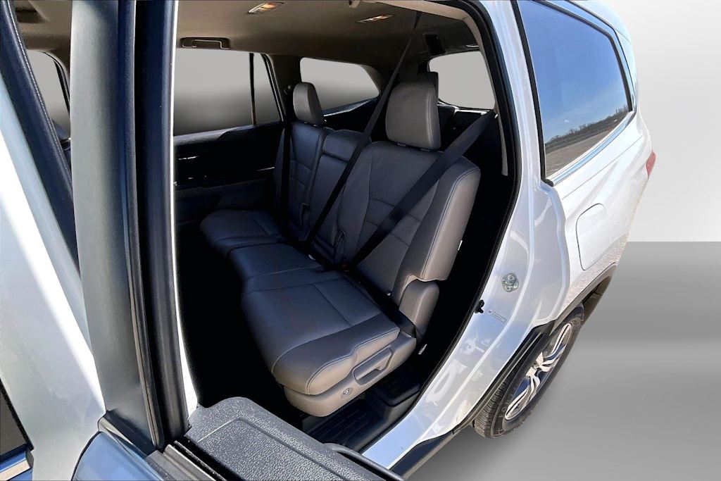 Thumbnail: 2016 Honda Pilot - 10
