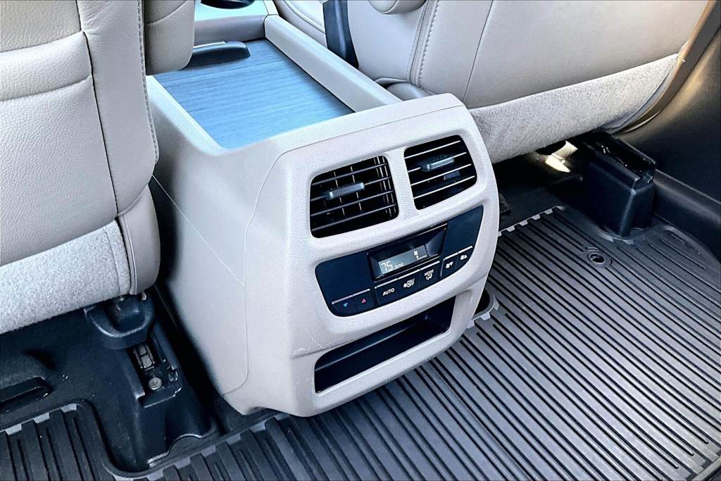 Thumbnail: 2016 Honda Pilot - 25