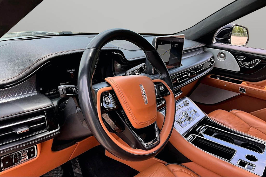 Thumbnail: 2023 Lincoln Aviator - 7
