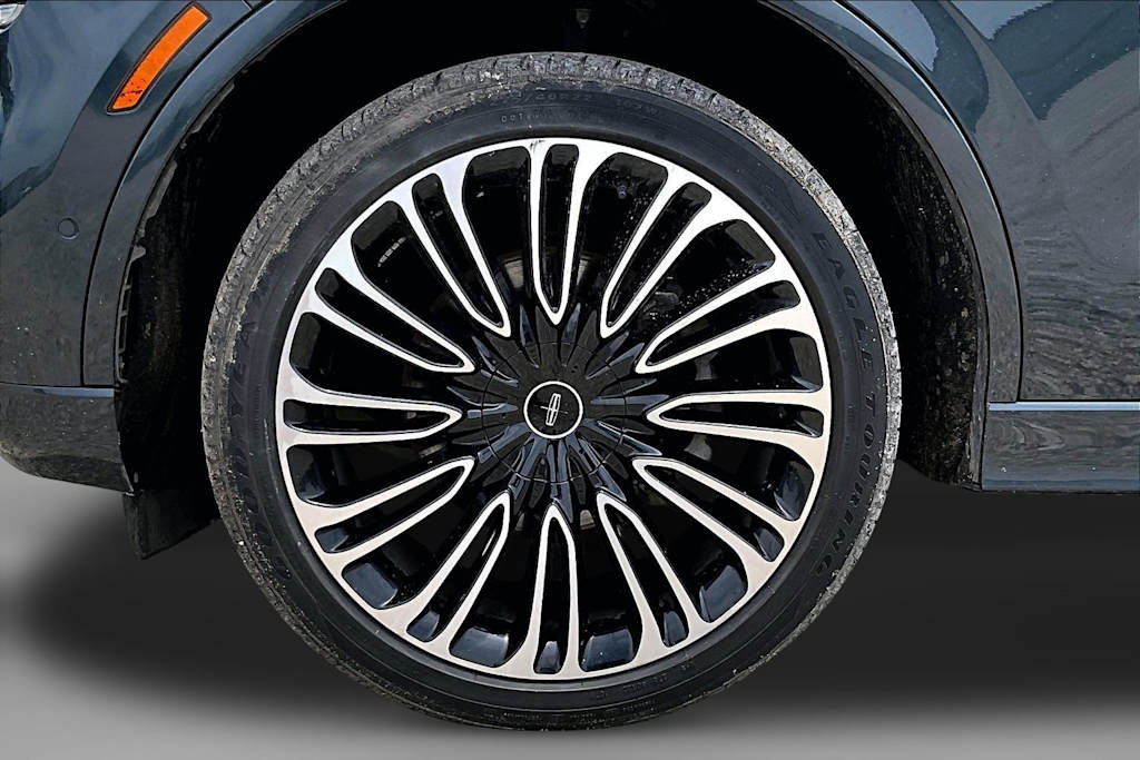 Thumbnail: 2023 Lincoln Aviator - 6