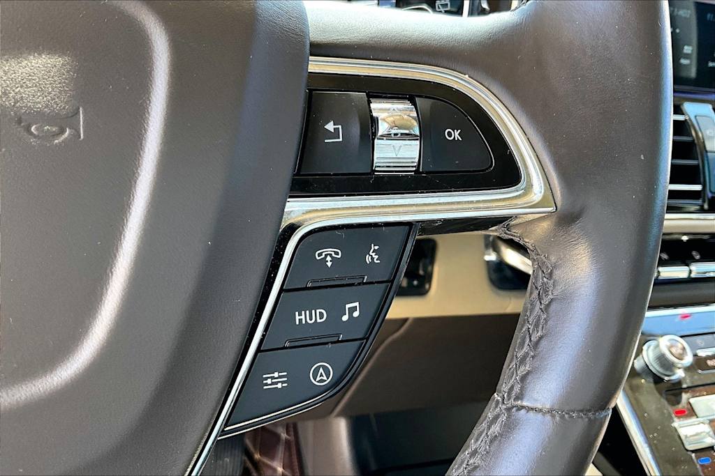 Thumbnail: 2023 Lincoln Navigator - 22