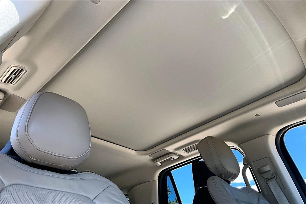 Thumbnail: 2023 Lincoln Navigator - 20