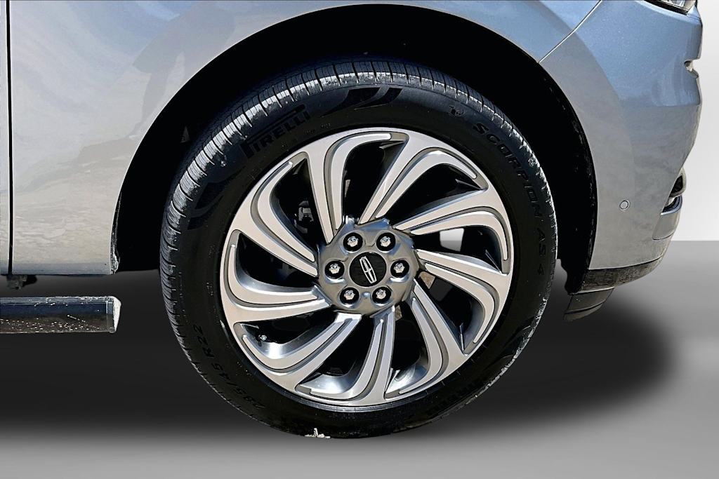 Thumbnail: 2023 Lincoln Navigator - 6