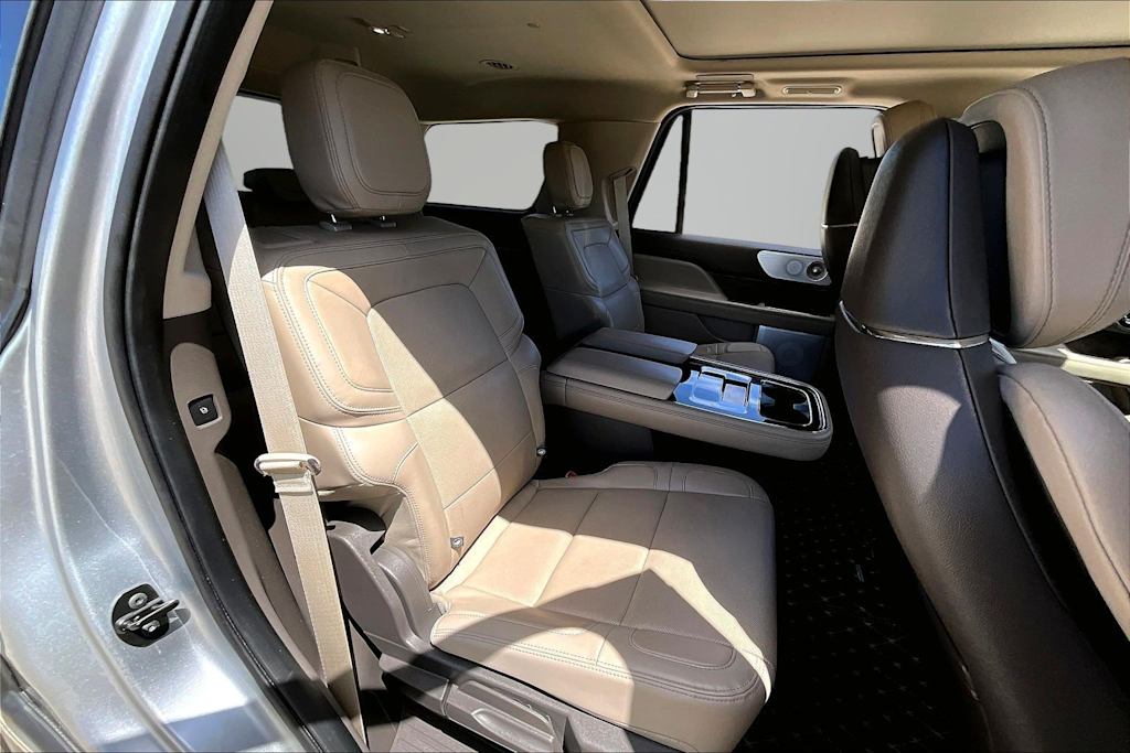 Thumbnail: 2023 Lincoln Navigator - 27