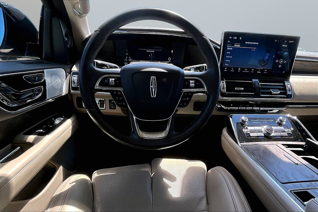 Thumbnail: 2023 Lincoln Navigator - 2
