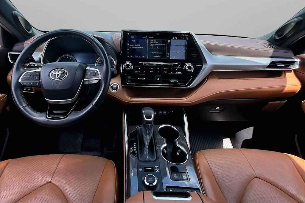 Thumbnail: 2022 Toyota Highlander - 11