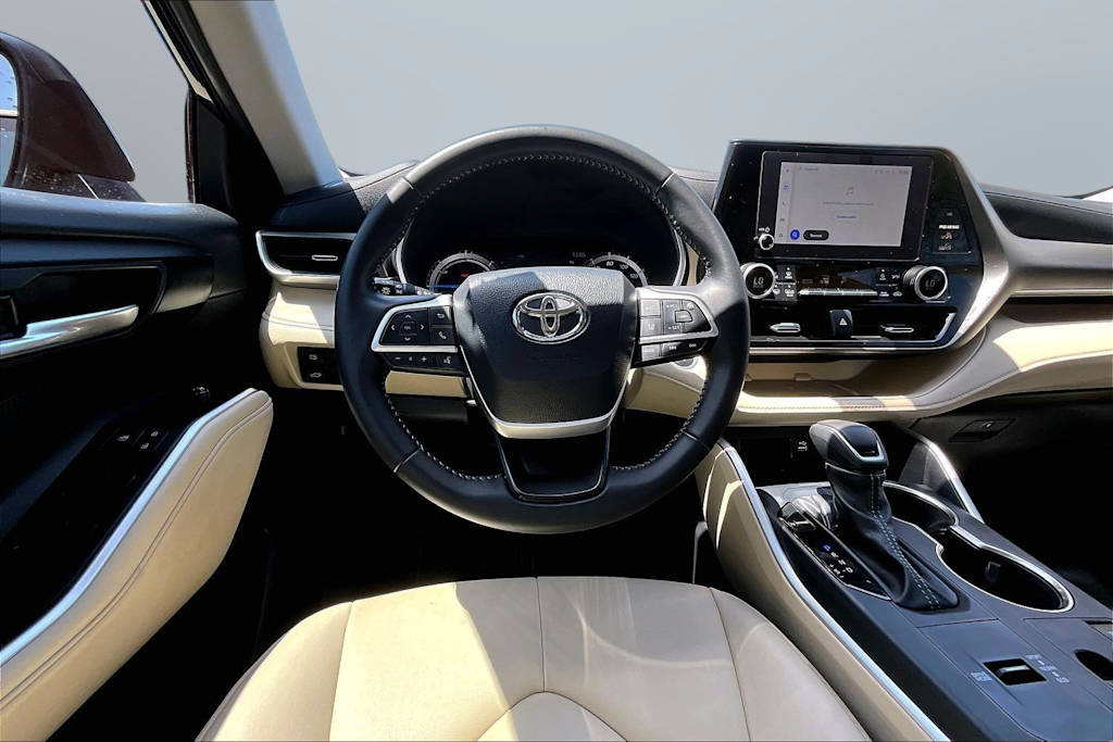 Thumbnail: 2025 Toyota Highlander - 2