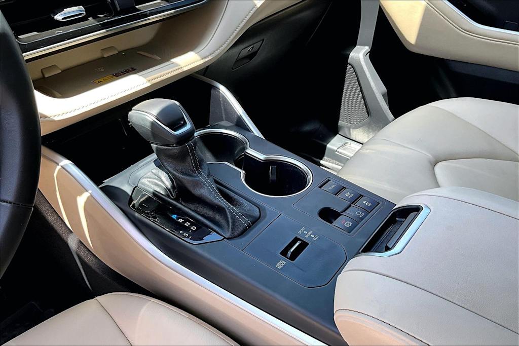 Thumbnail: 2025 Toyota Highlander - 14