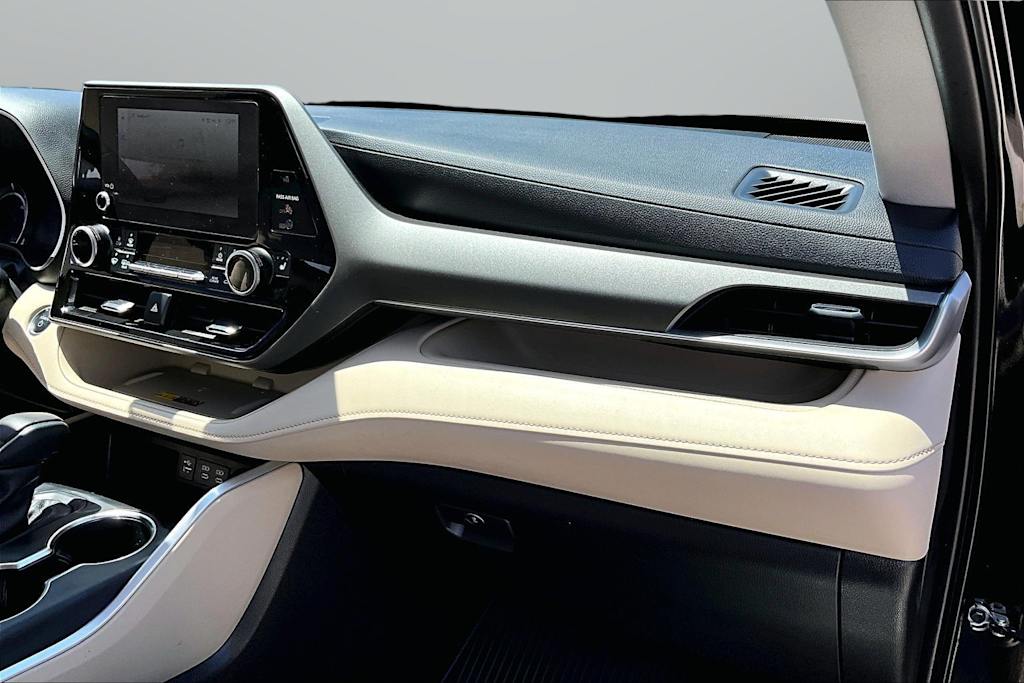 Thumbnail: 2025 Toyota Highlander - 12