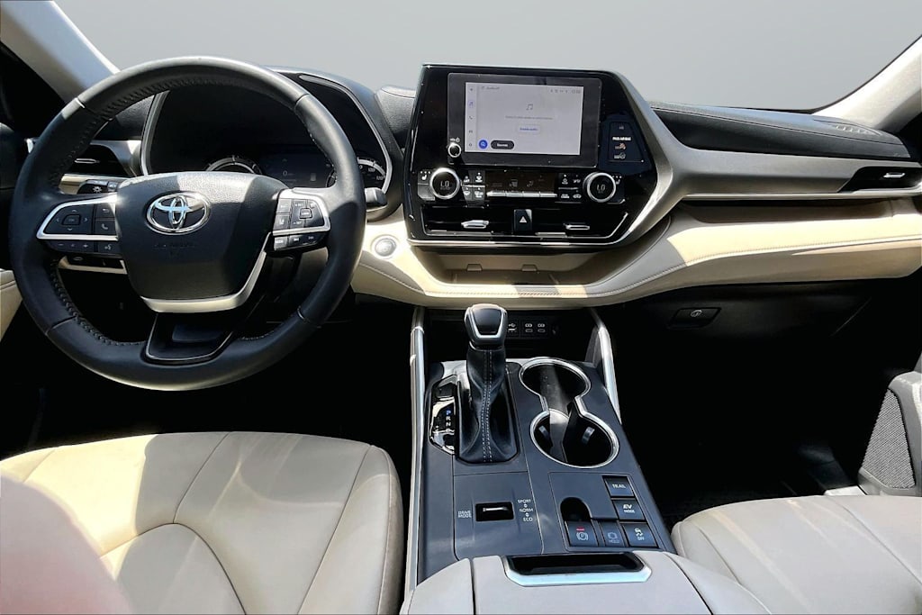 Thumbnail: 2025 Toyota Highlander - 11