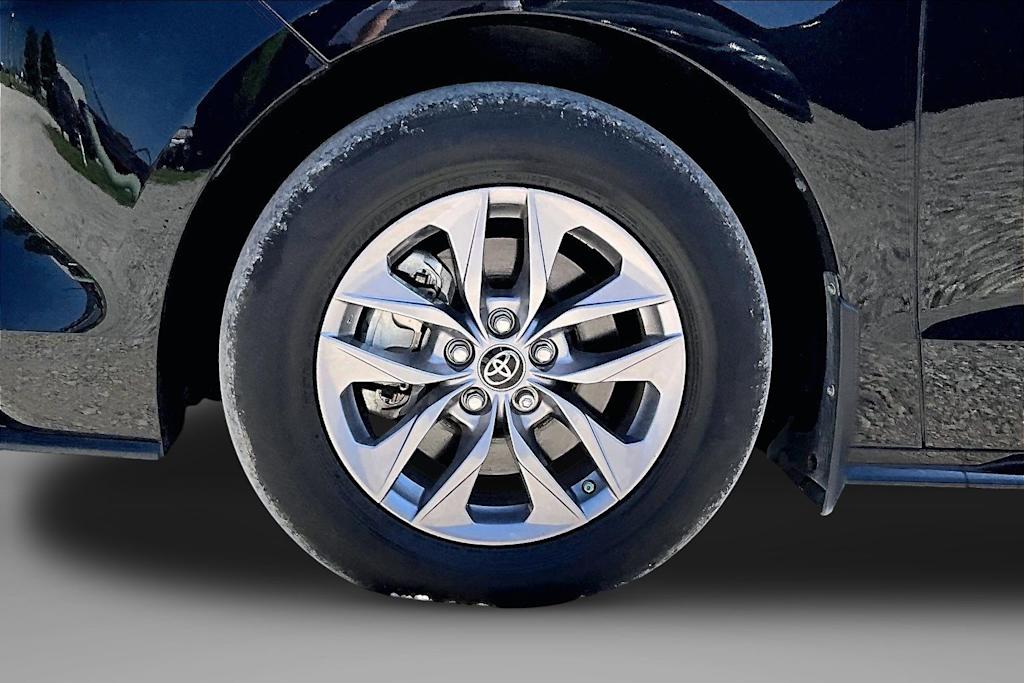 Thumbnail: 2022 Toyota Sienna - 7