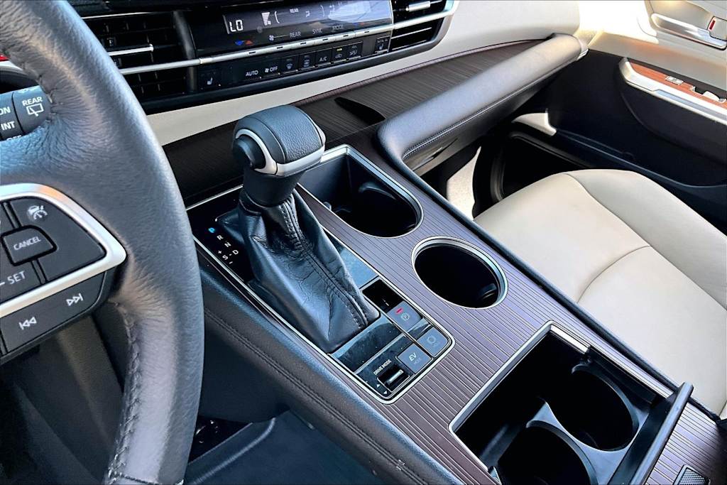 Thumbnail: 2022 Toyota Sienna - 14