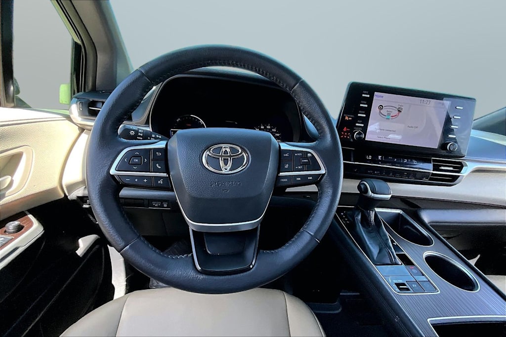 Thumbnail: 2022 Toyota Sienna - 2