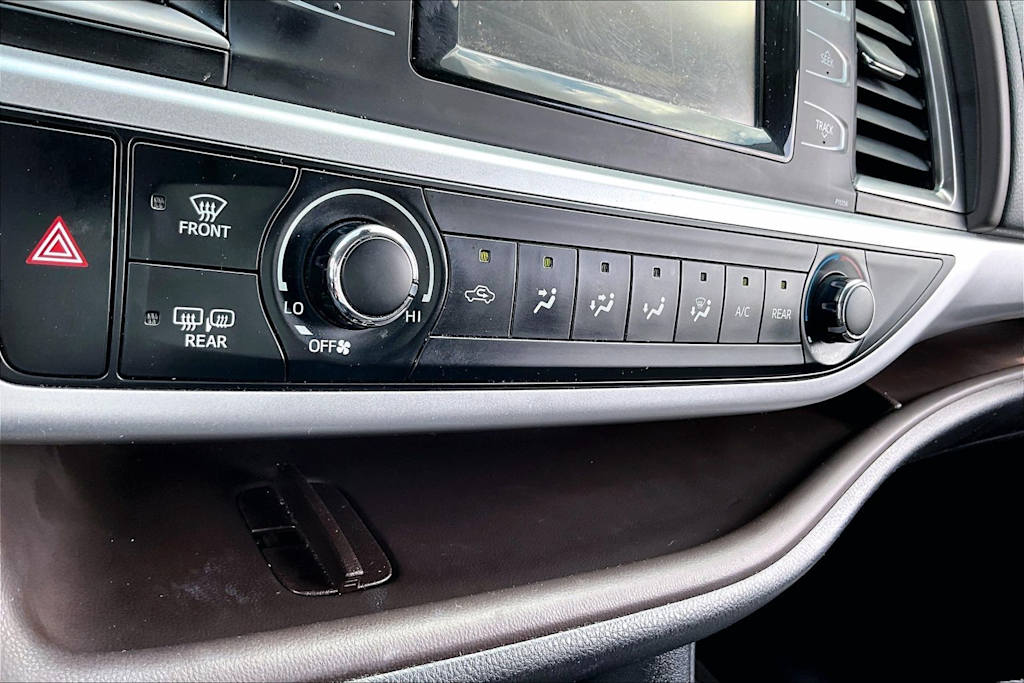 Thumbnail: 2018 Toyota Highlander - 26
