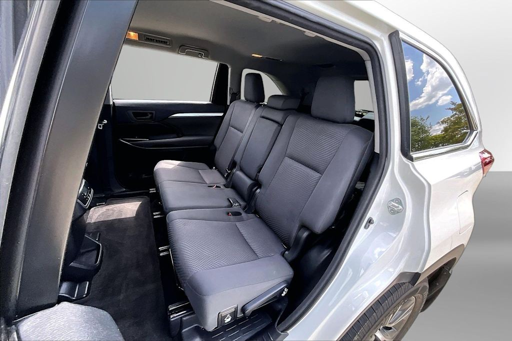 Thumbnail: 2018 Toyota Highlander - 11