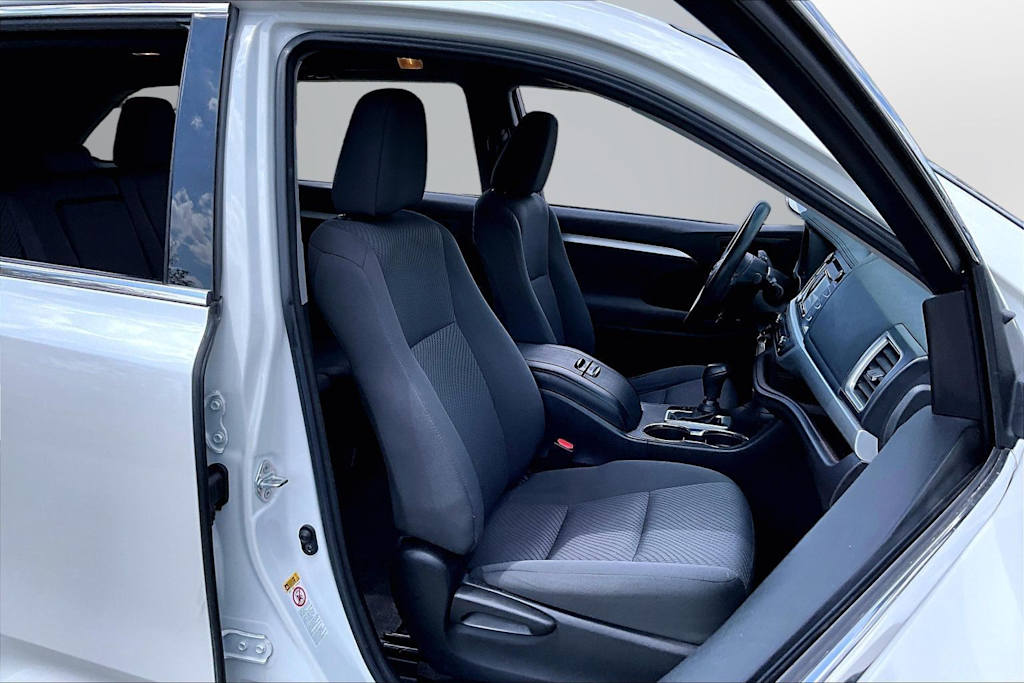Thumbnail: 2018 Toyota Highlander - 9