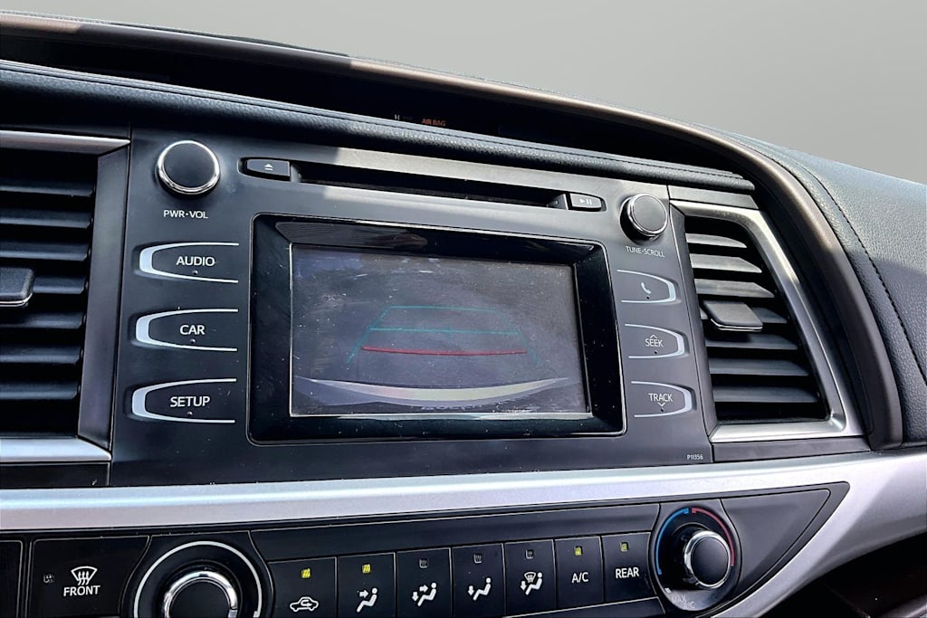 Thumbnail: 2018 Toyota Highlander - 23
