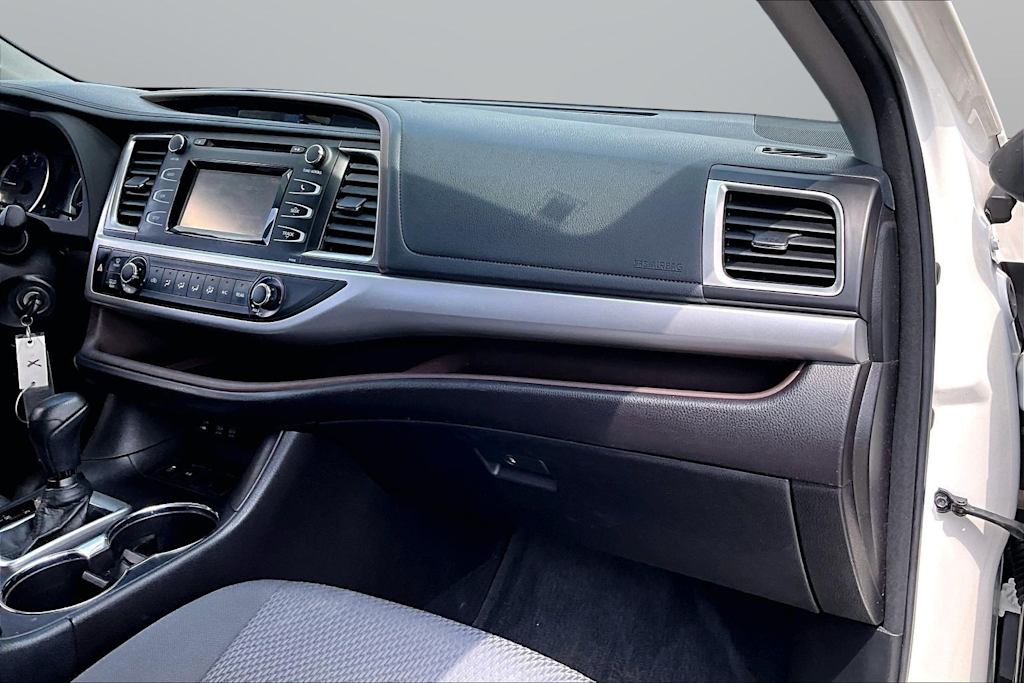 Thumbnail: 2018 Toyota Highlander - 19
