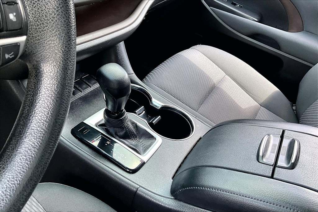 Thumbnail: 2018 Toyota Highlander - 14