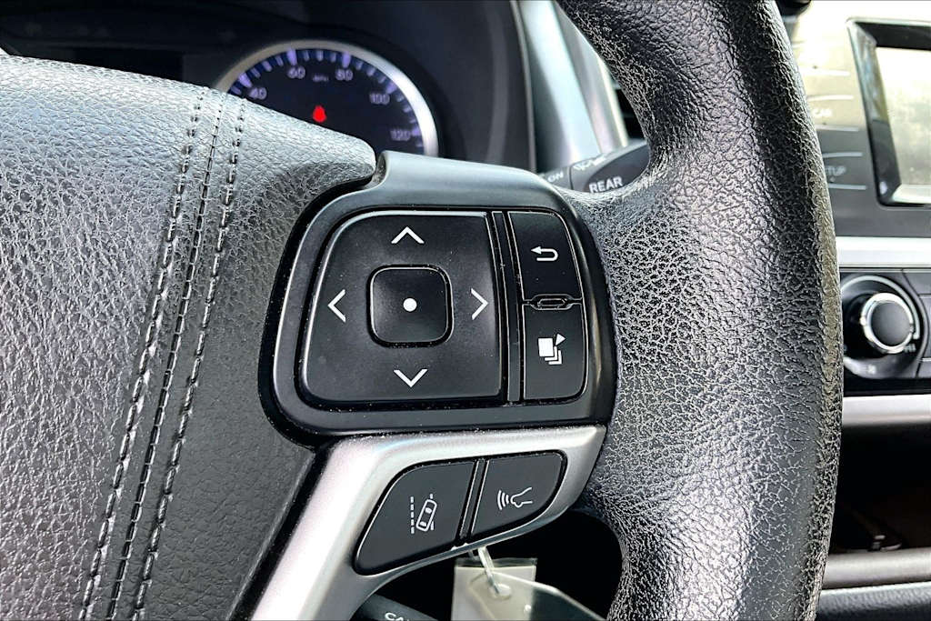 Thumbnail: 2018 Toyota Highlander - 22
