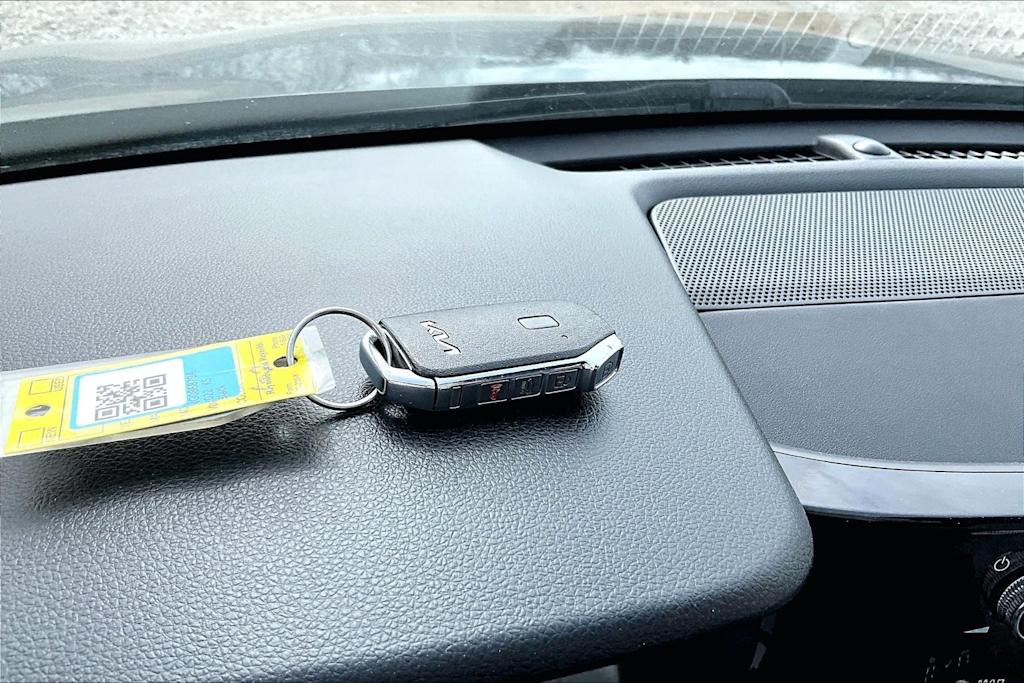 Thumbnail: 2022 Kia K5 - 15