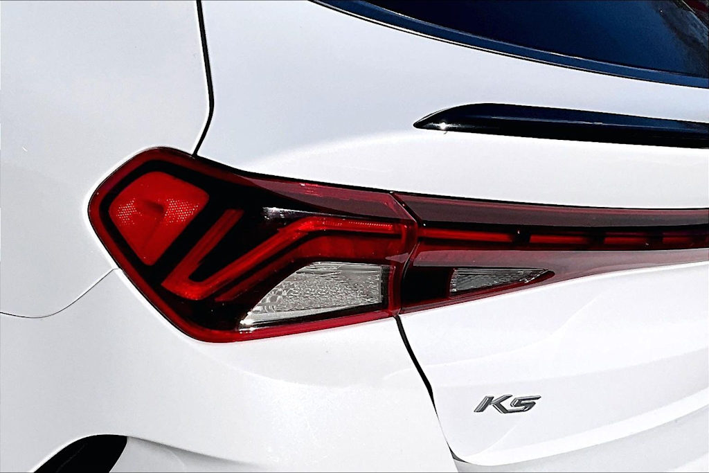 Thumbnail: 2022 Kia K5 - 32