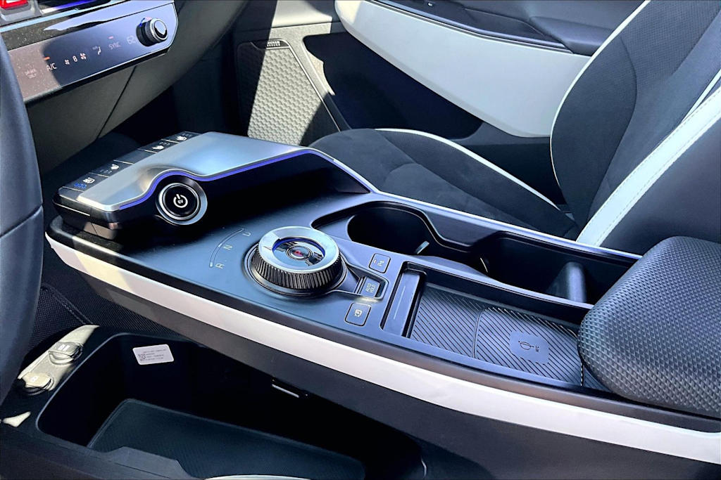 Thumbnail: 2025 Kia EV6 - 13